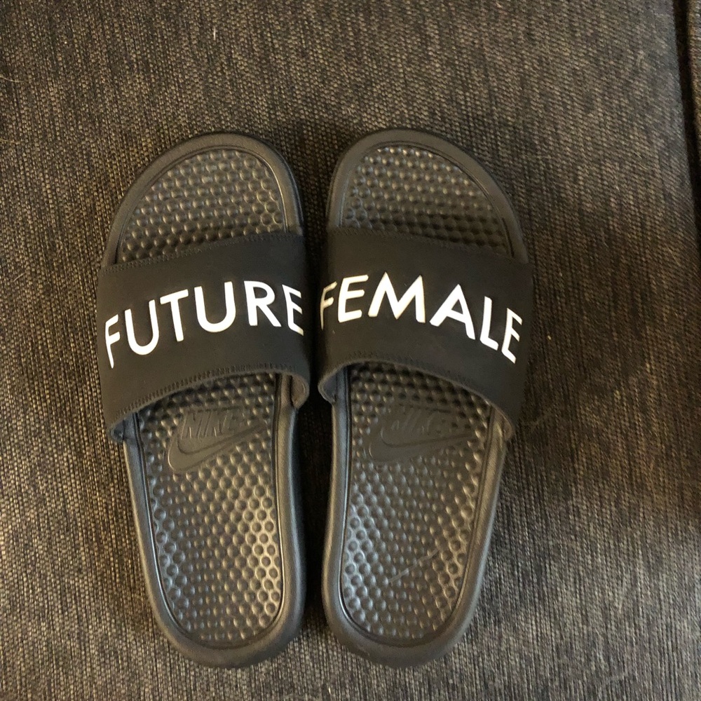 The future is female Nike slides - Sz 7